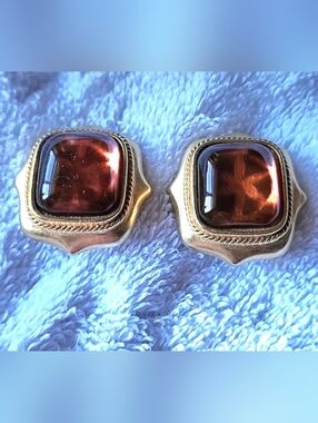 Vintage Verducci signed clip earings